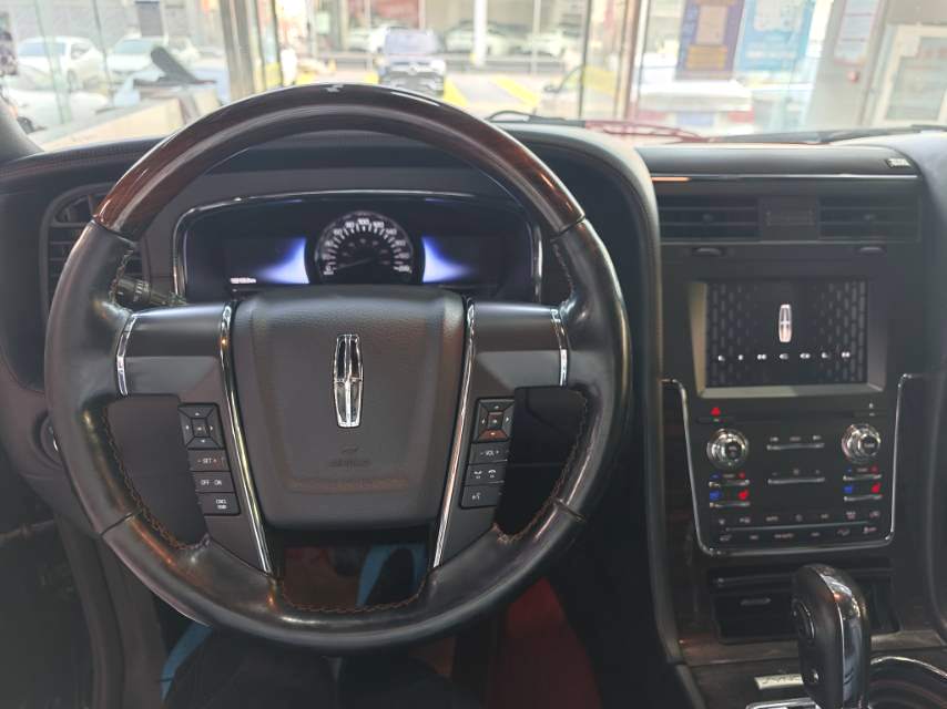 林肯 领航员(进口) 2017款 领航员 3.5TAWD 自动挡