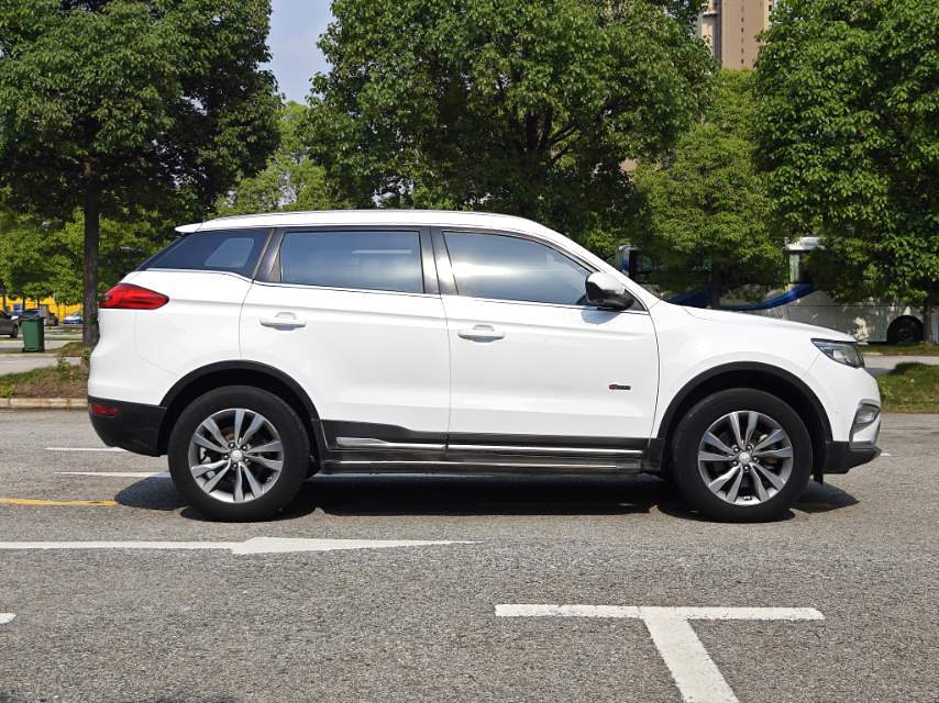 吉利 2016款 博越 1.8TD 智慧型 自动挡