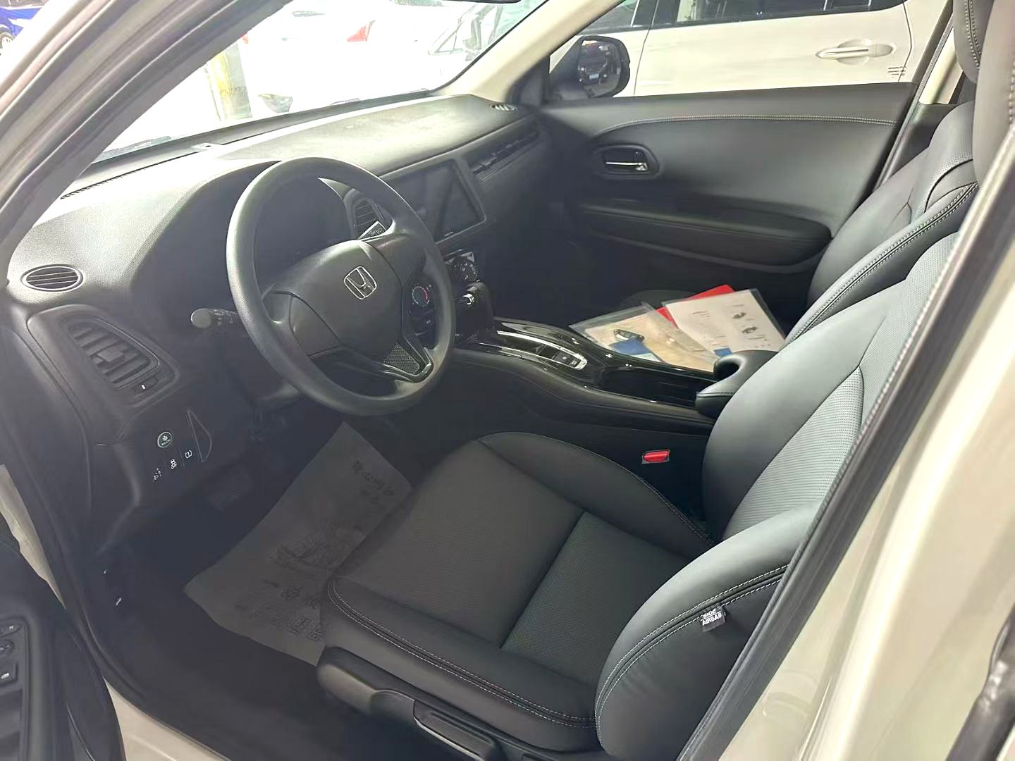 本田 2022款 缤智 1.5 无级 精英智享版自动挡