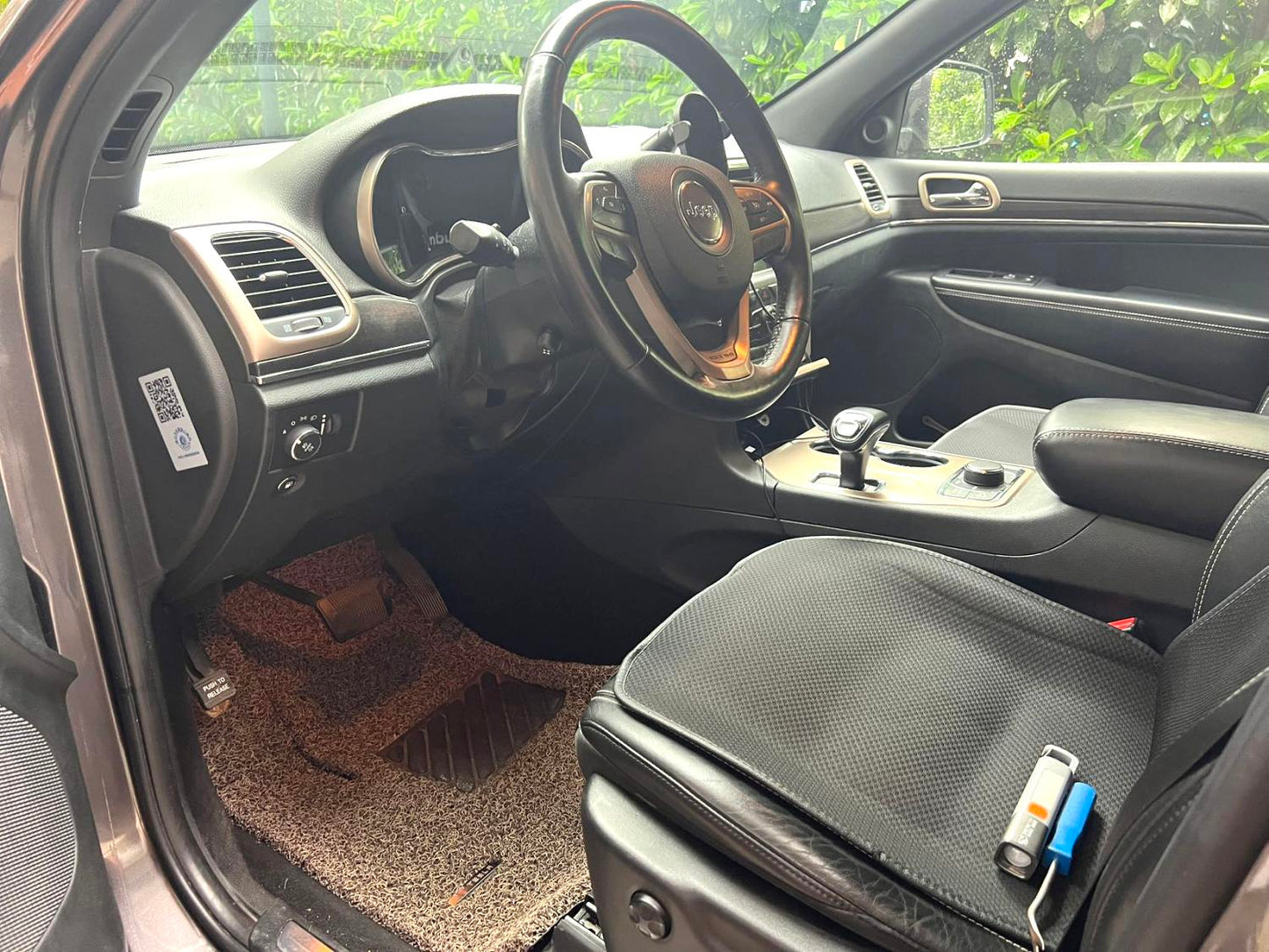 Jeep 大切诺基(进口) 2015款 大切诺基3.0 舒享导航版 自动挡