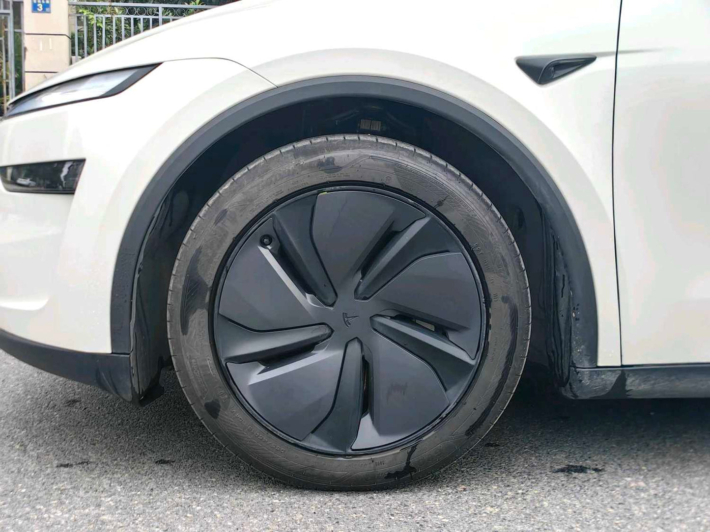 特斯拉 2025款 Model y后轮驱动版 自动挡