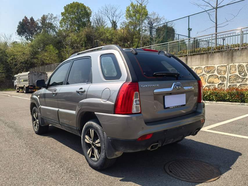 起亚 2013款 狮跑 2.0 DLX 两驱 自动挡