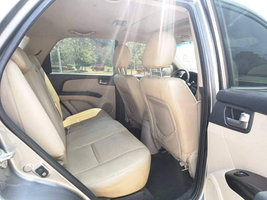 起亚 2013款 狮跑 2.0 DLX 两驱 自动挡