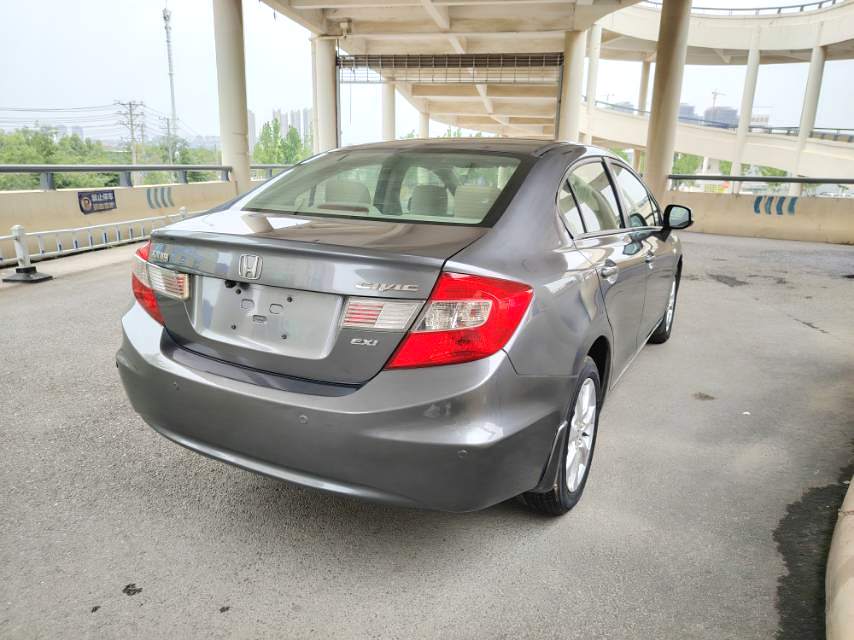 本田 2014款 思域 1.8 EXi 舒适版 自动挡