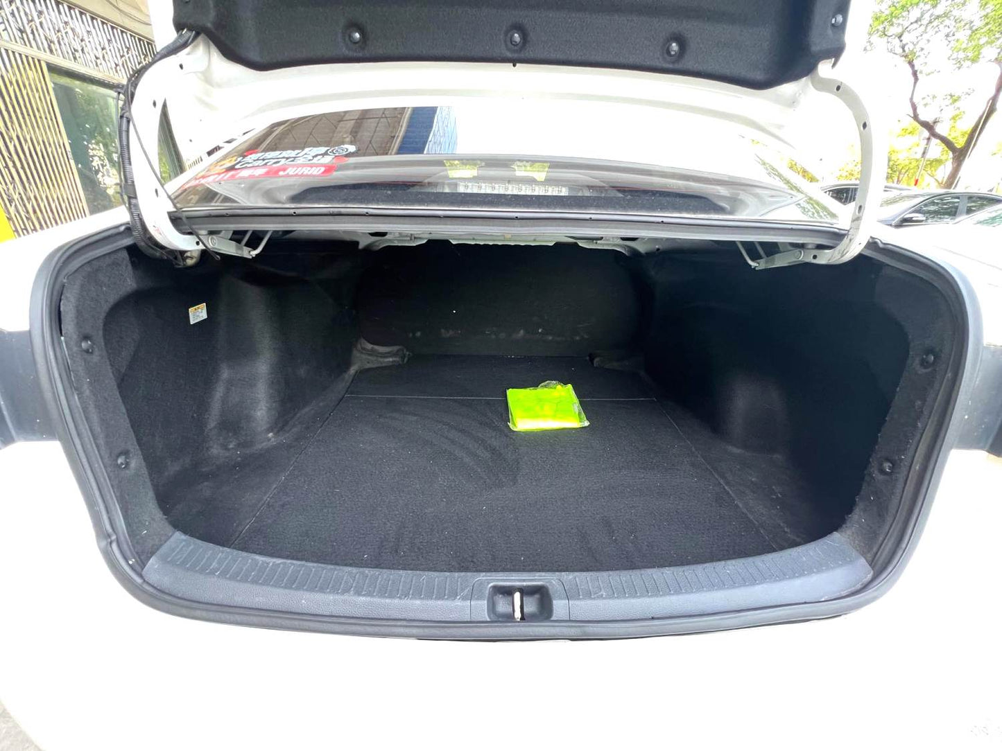 丰田 2022款 卡罗拉双擎 1.8 无级 先锋版 自动挡