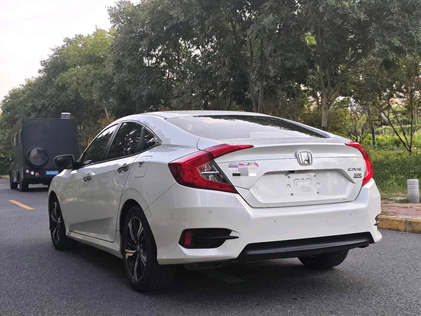 本田 2019款 思域 1.5T 无级 220TURBO劲擎版 自动挡