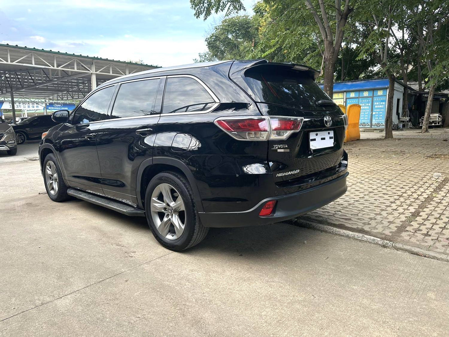 丰田 2017款 汉兰达 2.0T 两驱豪华导航版7座 自动挡