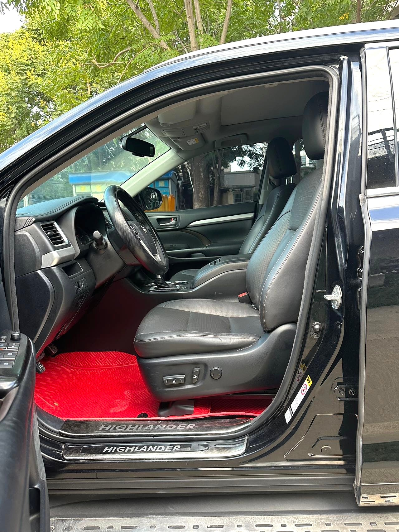 丰田 2017款 汉兰达 2.0T 两驱豪华导航版7座 自动挡