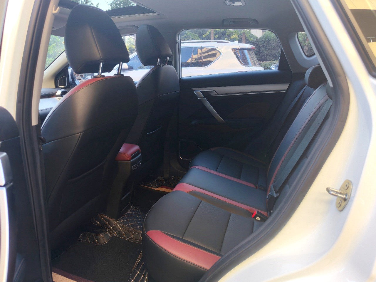 吉利 2021款 缤越 1.4T 钻石版 自动挡