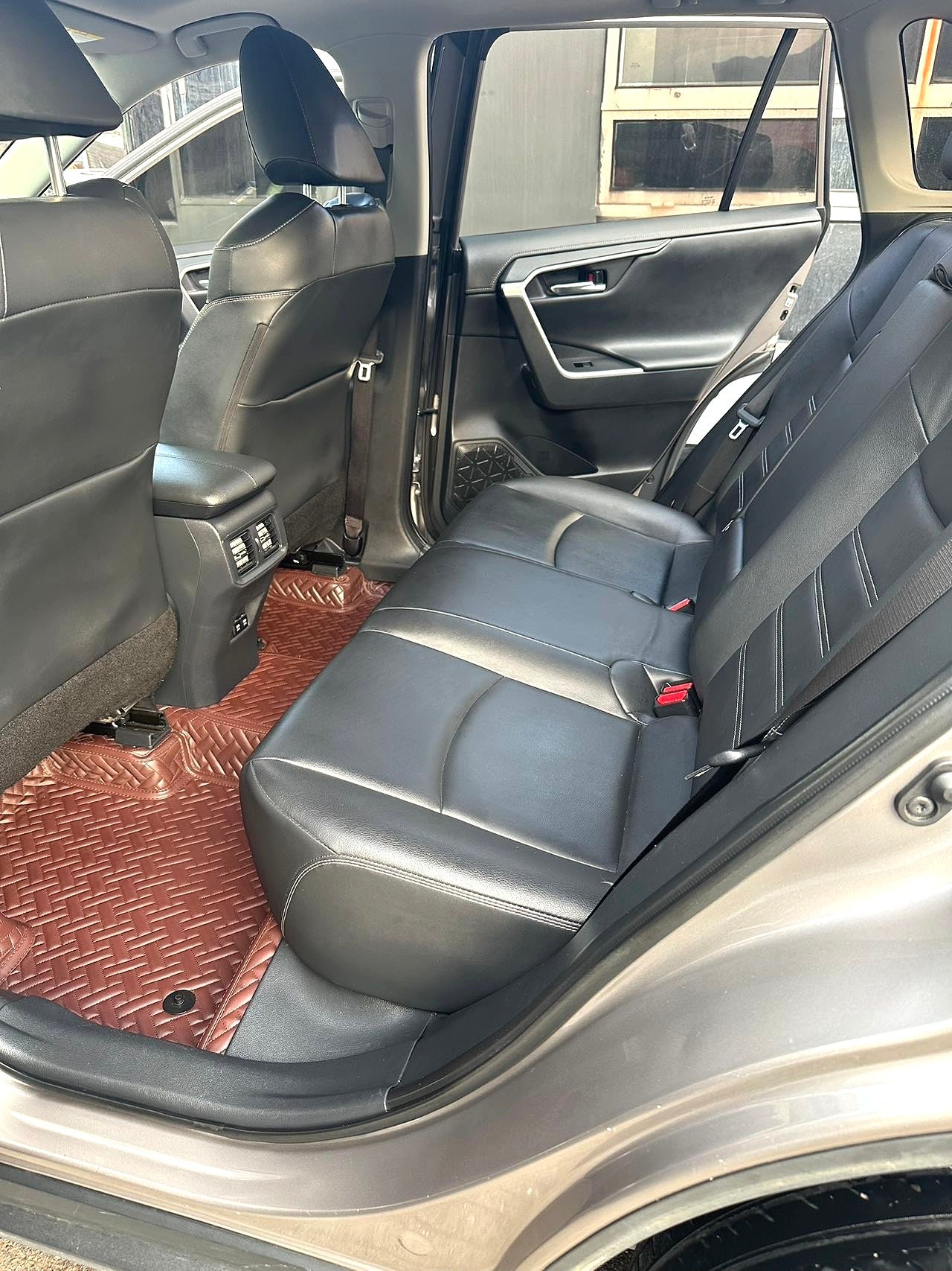 丰田 2020款 RAV4荣放 2.0 无级 两驱风尚版PLUS 自动挡