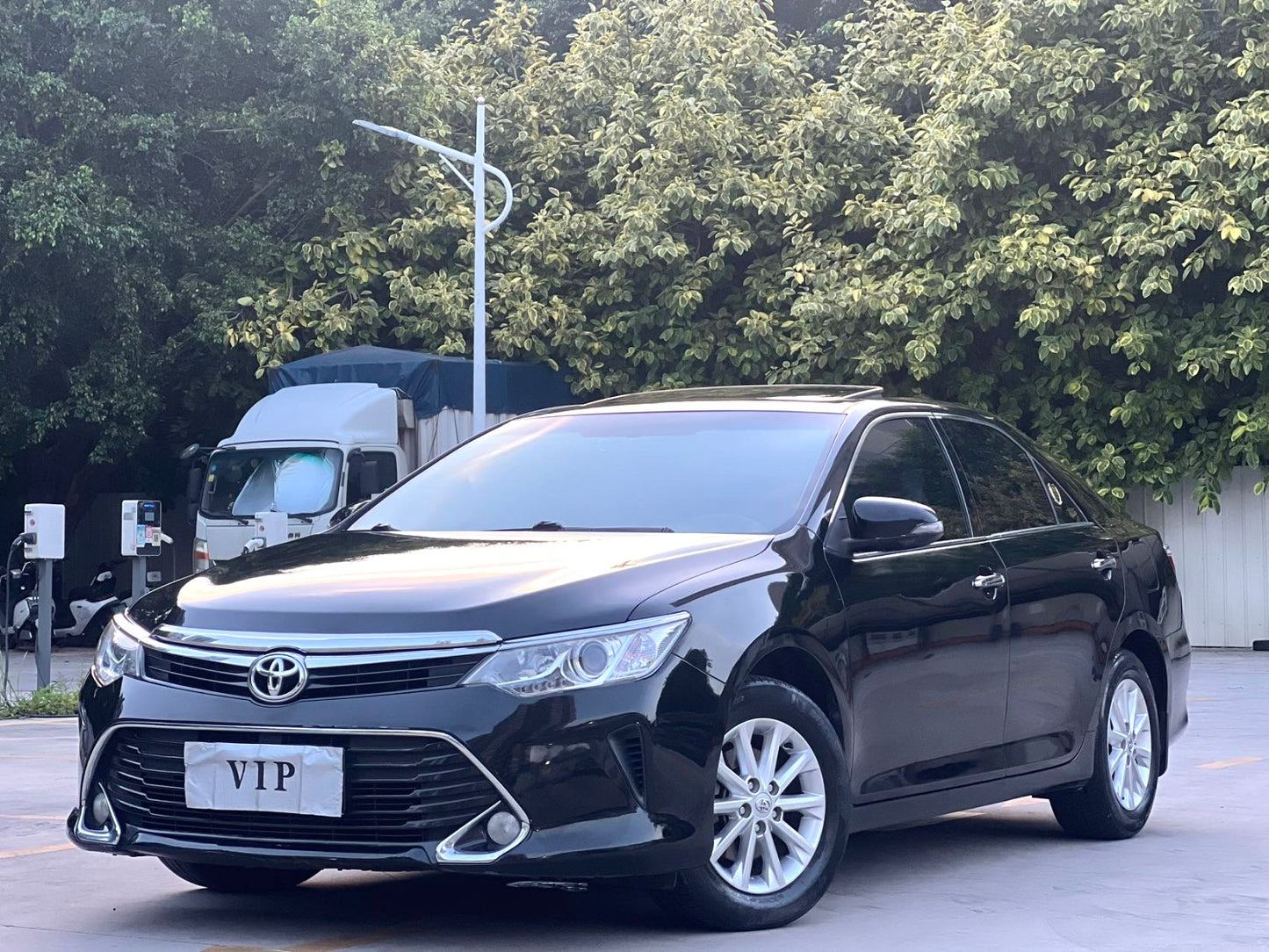 丰田 2016款 凯美瑞 2.0E 十周年纪念精英版 自动挡