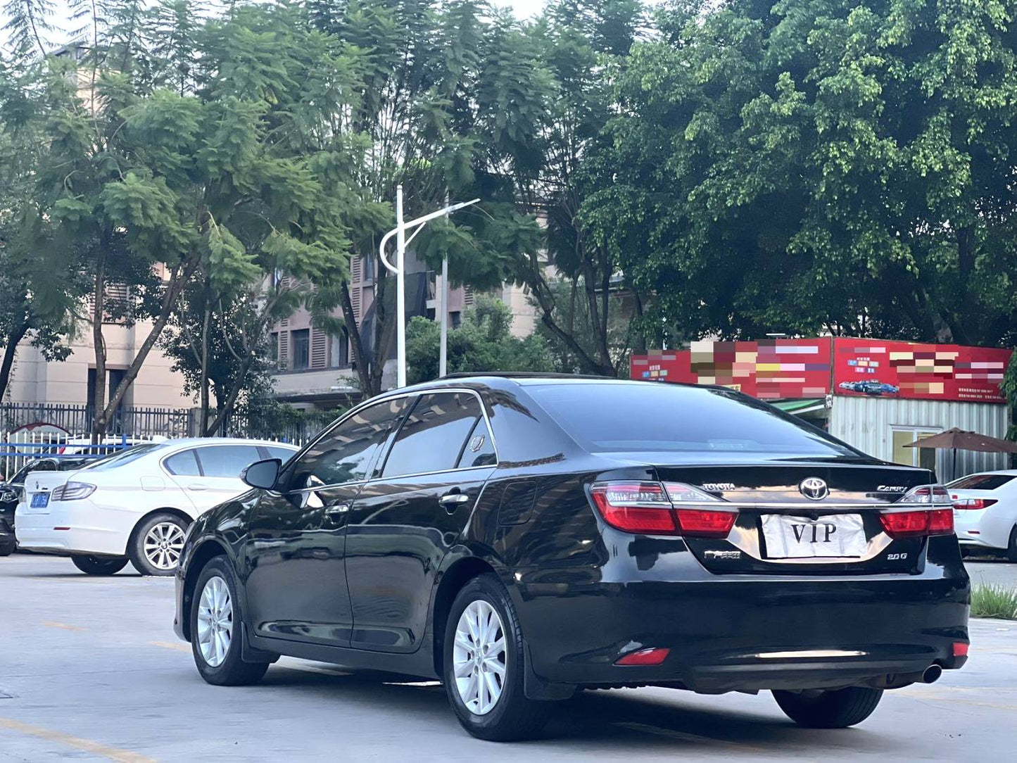 丰田 2016款 凯美瑞 2.0E 十周年纪念精英版 自动挡