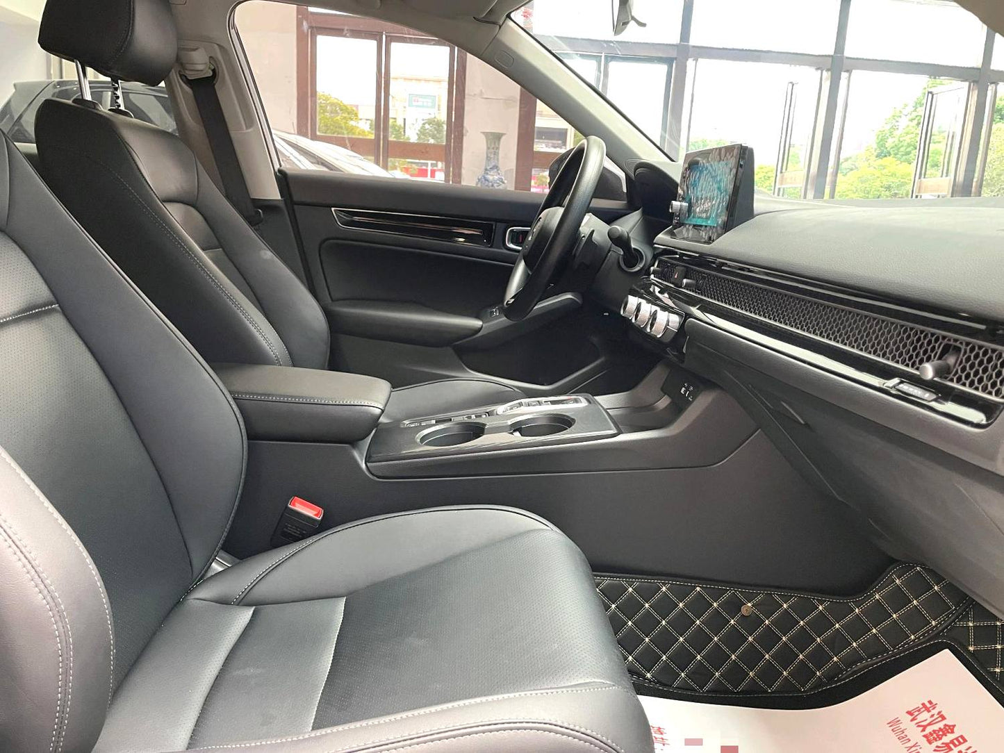 本田 2023款 思域 e:HEV 2.0 无级 先锋版 自动挡