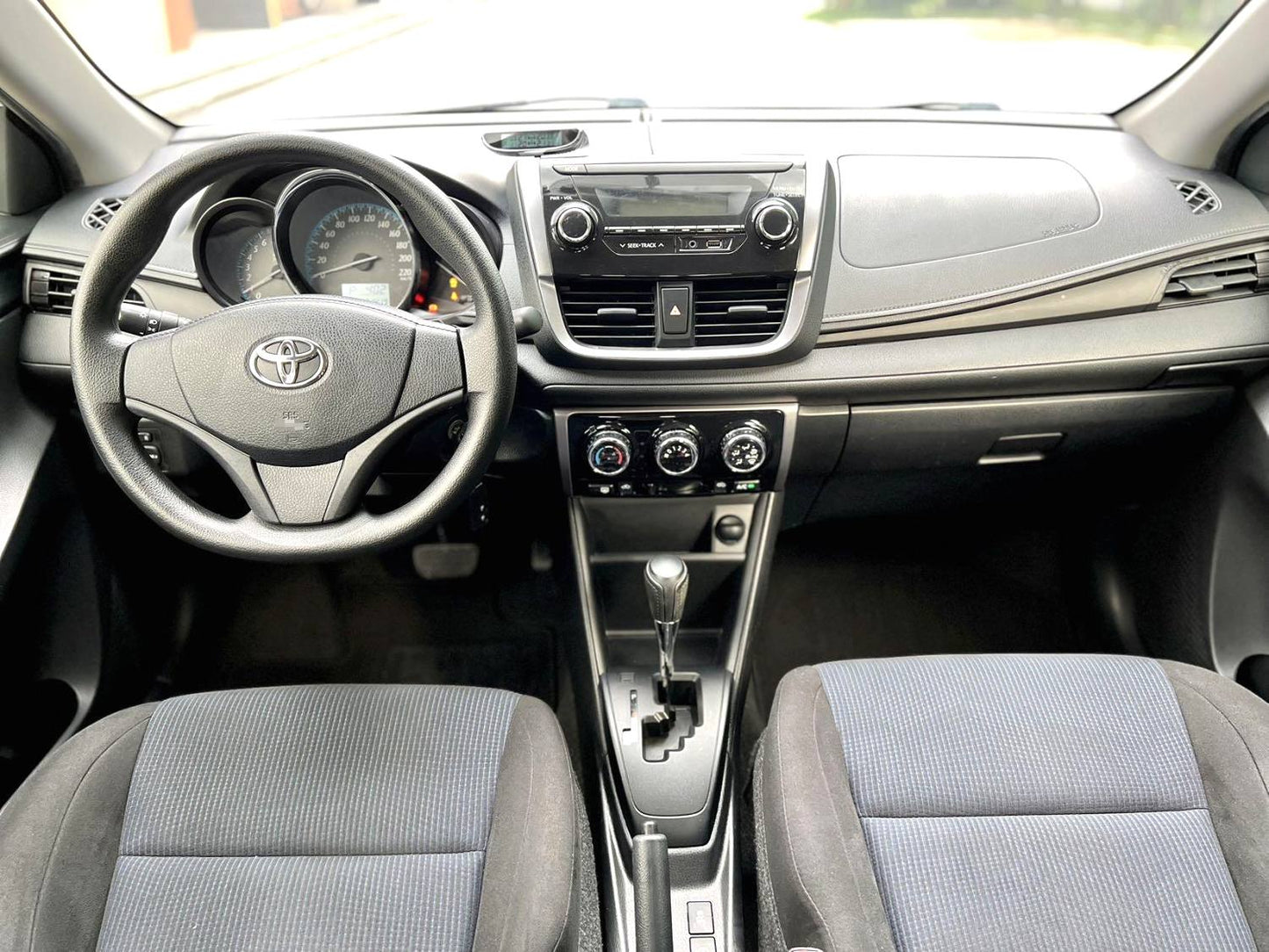 丰田 雅力士 2016款 YARiSL 致炫 1.5E无级 魅动版 自动挡