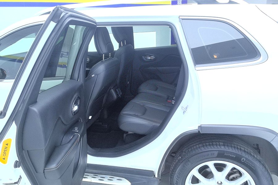 Jeep 2017款 自由光 2.0 优越版 自动挡