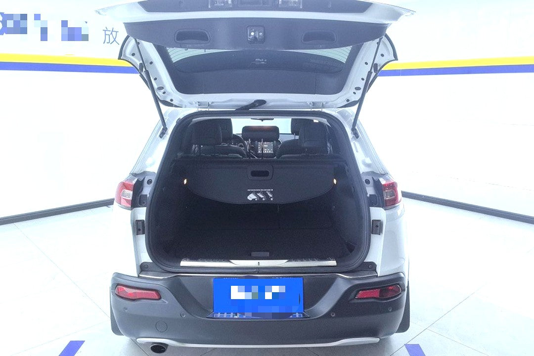 Jeep 2017款 自由光 2.0 优越版 自动挡