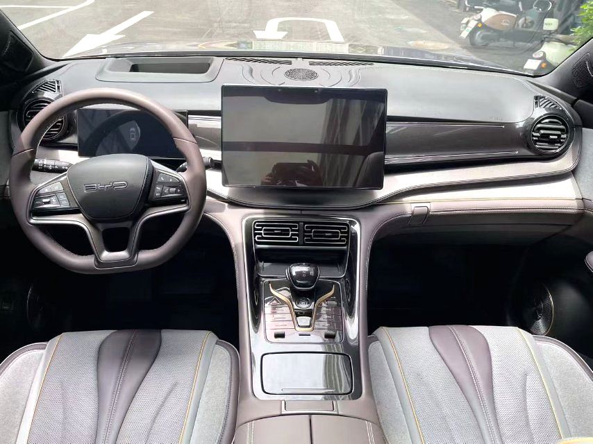 比亚迪 2023款 护卫舰07 DM-i 1.5T无级 100KM 旗舰型 自动挡