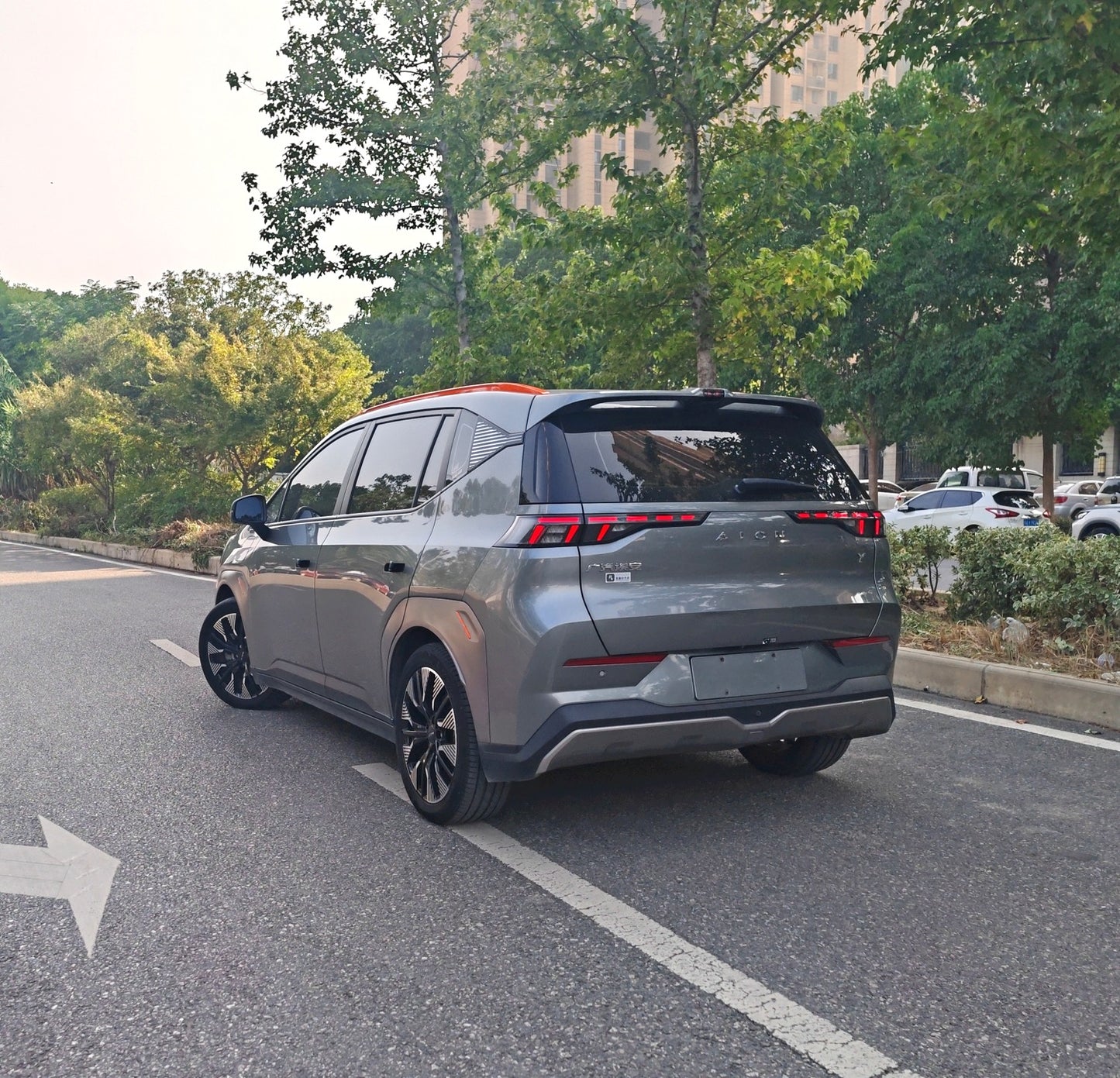 广汽埃安 2021款 Aion Y 70 科技活力版 自动挡