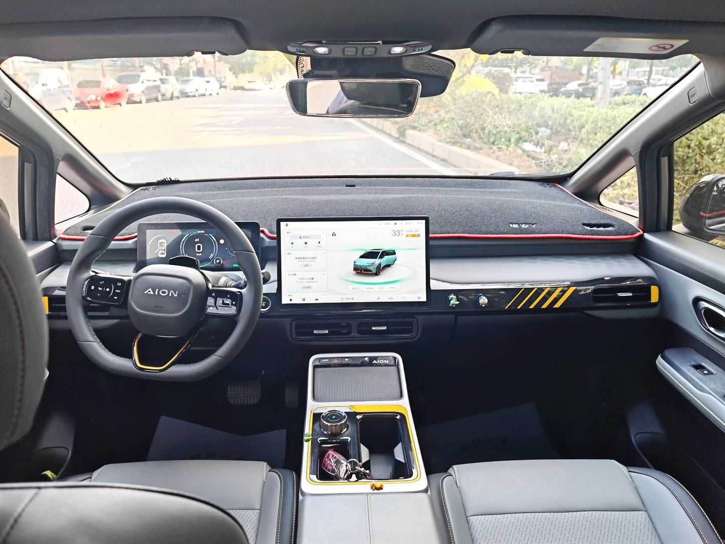 广汽埃安 2021款 Aion Y 70 科技活力版 自动挡