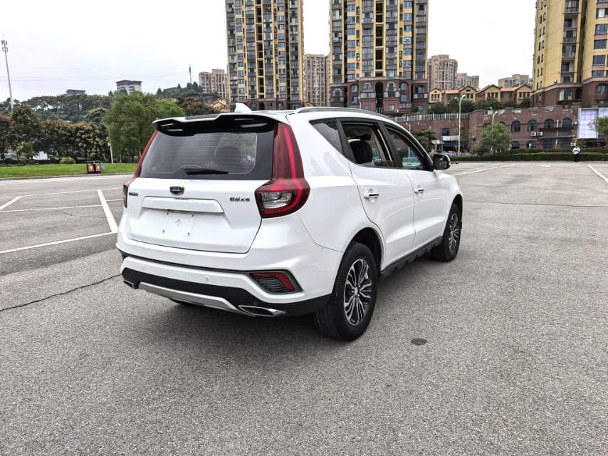 吉利 2018款 远景SUV(X6) 1.8 4G互联豪华型 手动挡