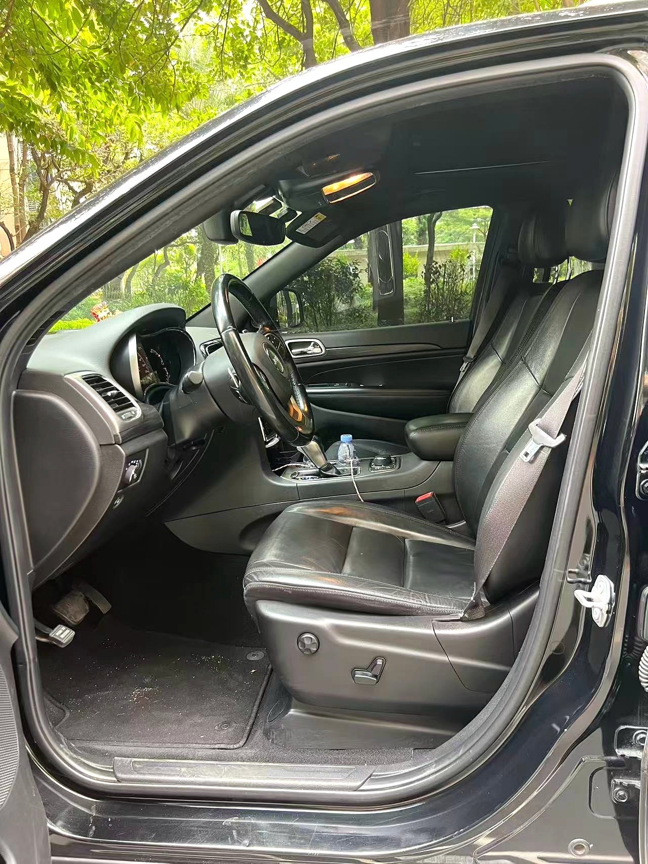 Jeep 大切诺基(进口) 2020款 大切诺基3.0 专业导航版 自动挡