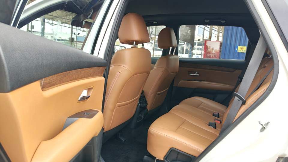 起亚 2017款 KX7 2.0T 两驱GLS 7座 自动挡