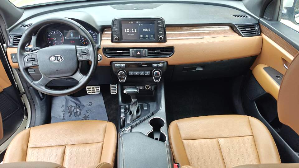 起亚 2017款 KX7 2.0T 两驱GLS 7座 自动挡