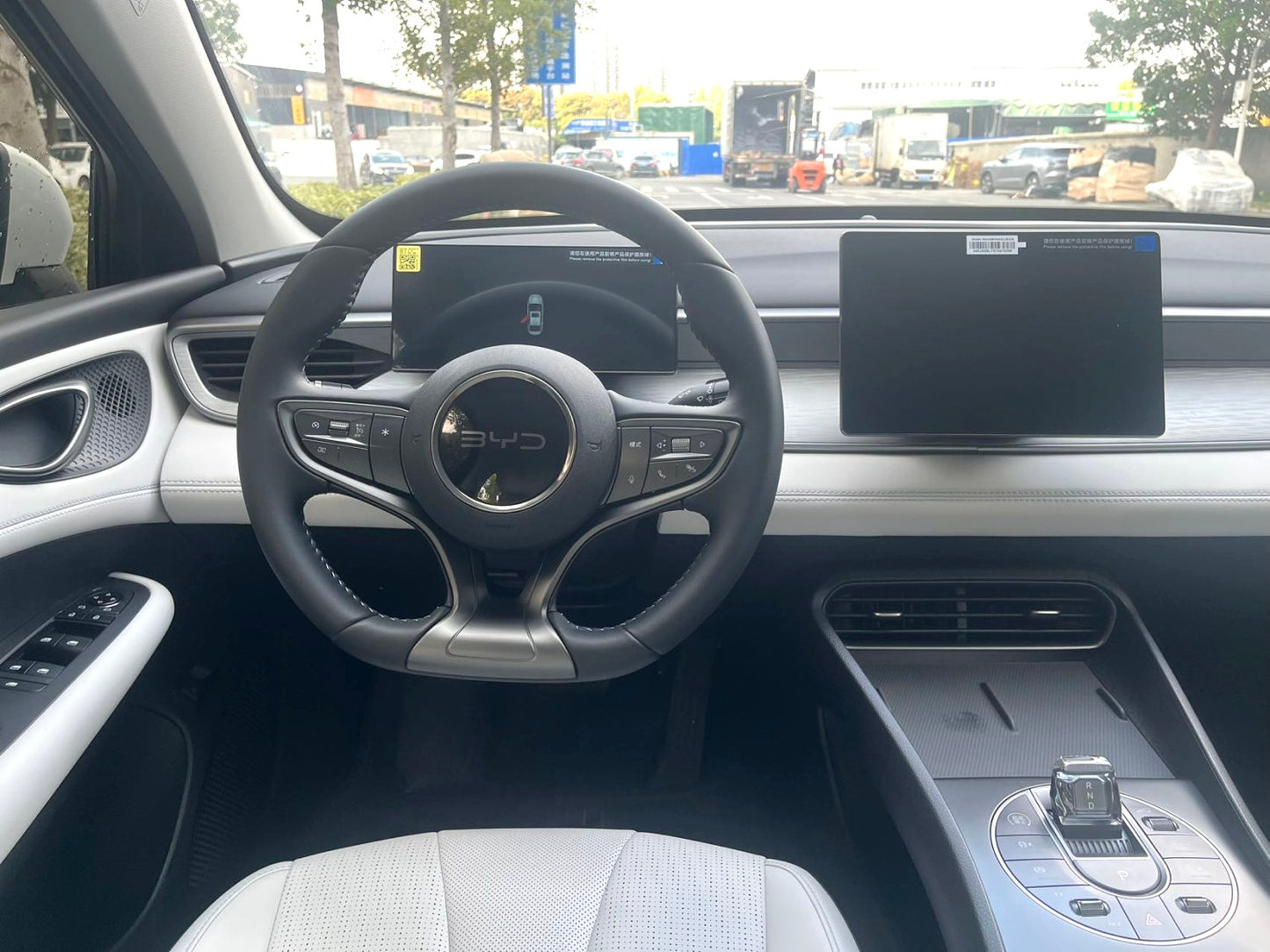 比亚迪 2025款 海豹05 DM-i 1.5 无级 智驾版 55KM豪华型 自动挡