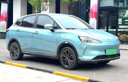 哪吒 2022款 哪吒V 潮 400 Lite 三元锂自动挡