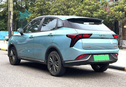 哪吒 2022款 哪吒V 潮 400 Lite 三元锂自动挡