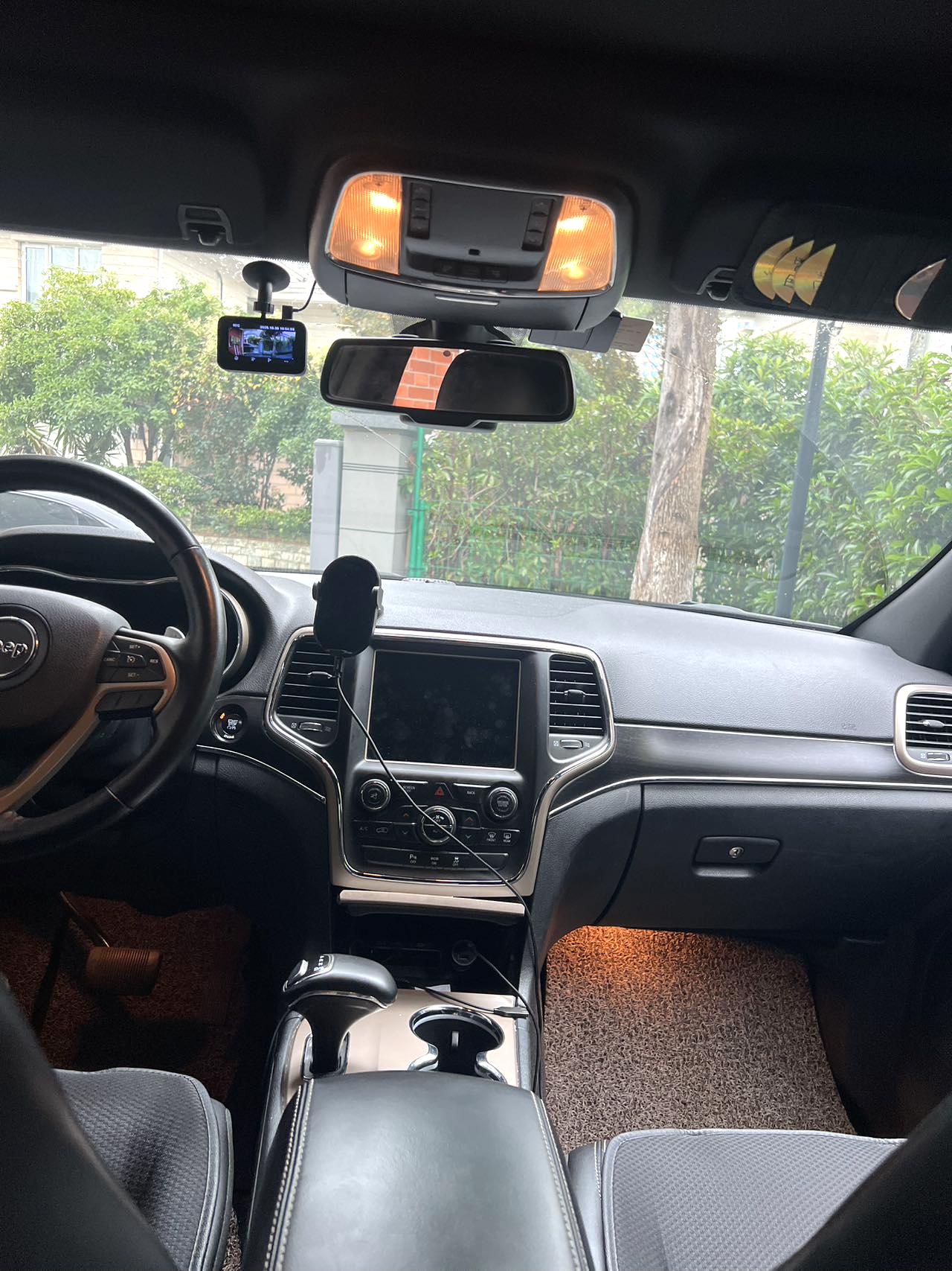 Jeep 大切诺基(进口) 2015款 大切诺基3.0 舒享导航版 自动挡