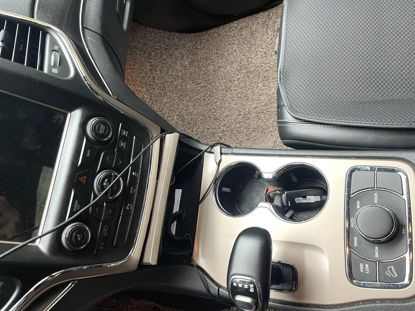 Jeep 大切诺基(进口) 2015款 大切诺基3.0 舒享导航版 自动挡