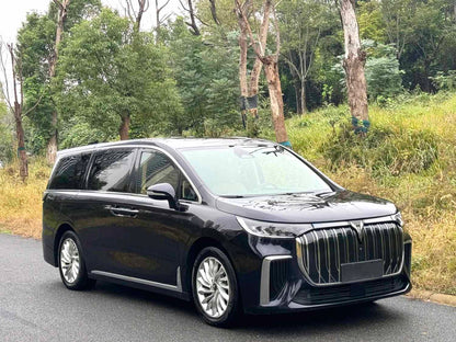 岚图 2022款 梦想家 0碳版 想+智驾包自动挡