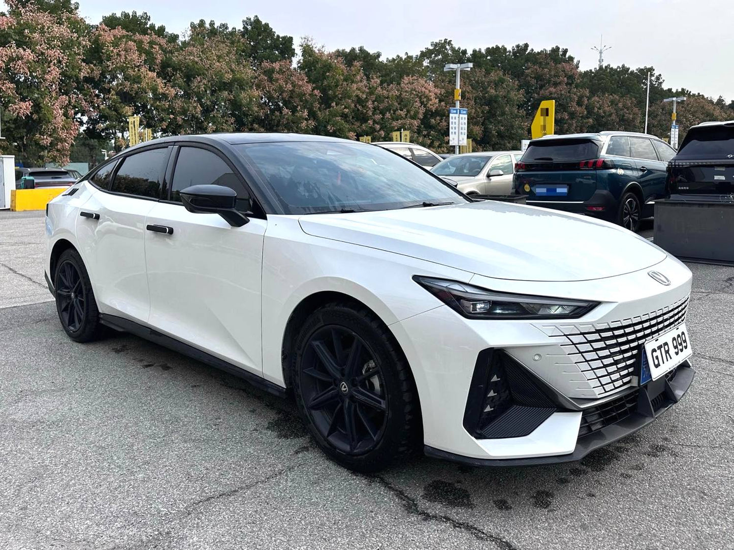 长安 2023款 UNI-V 1.5T 尊贵型 自动挡