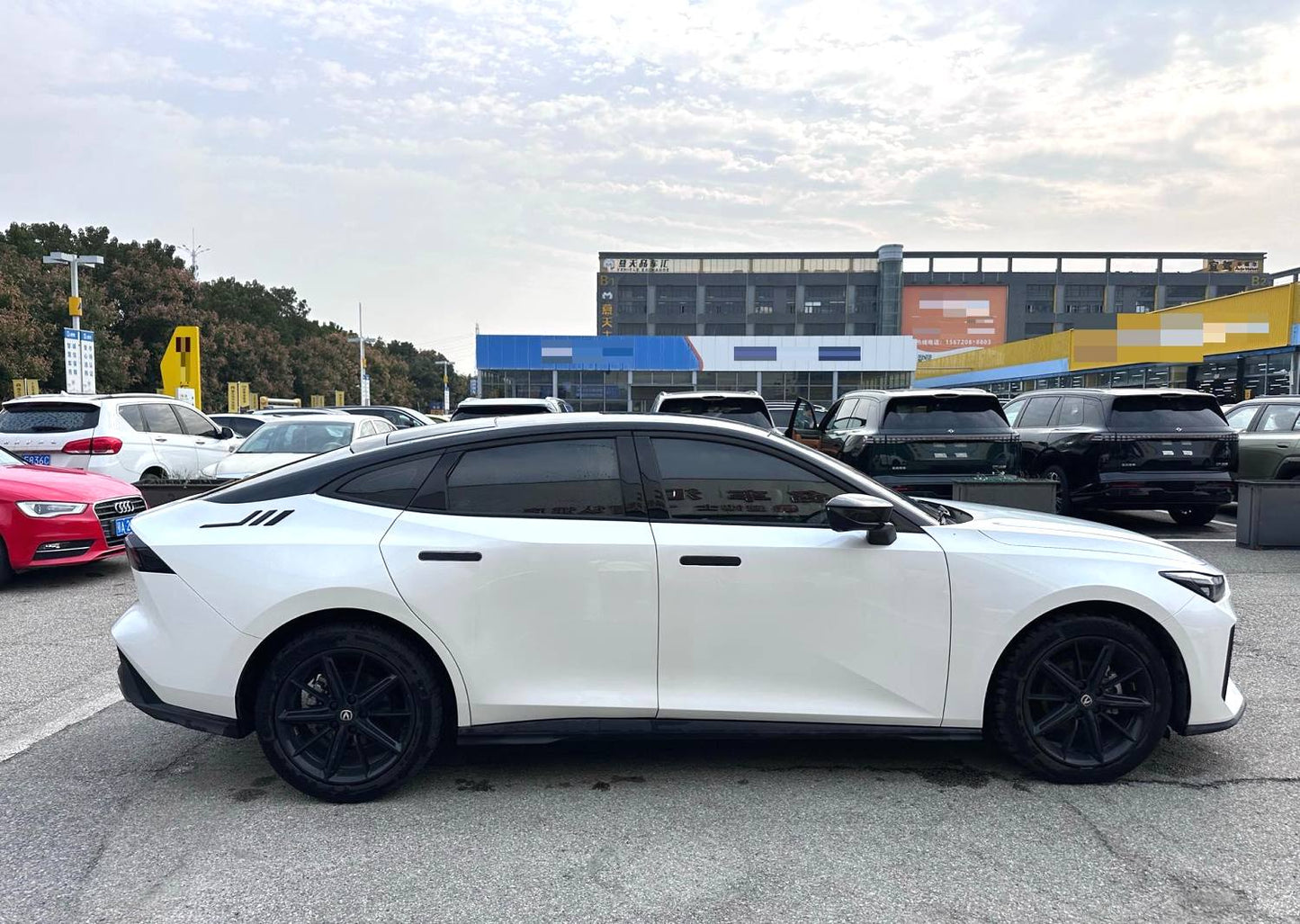 长安 2023款 UNI-V 1.5T 尊贵型 自动挡