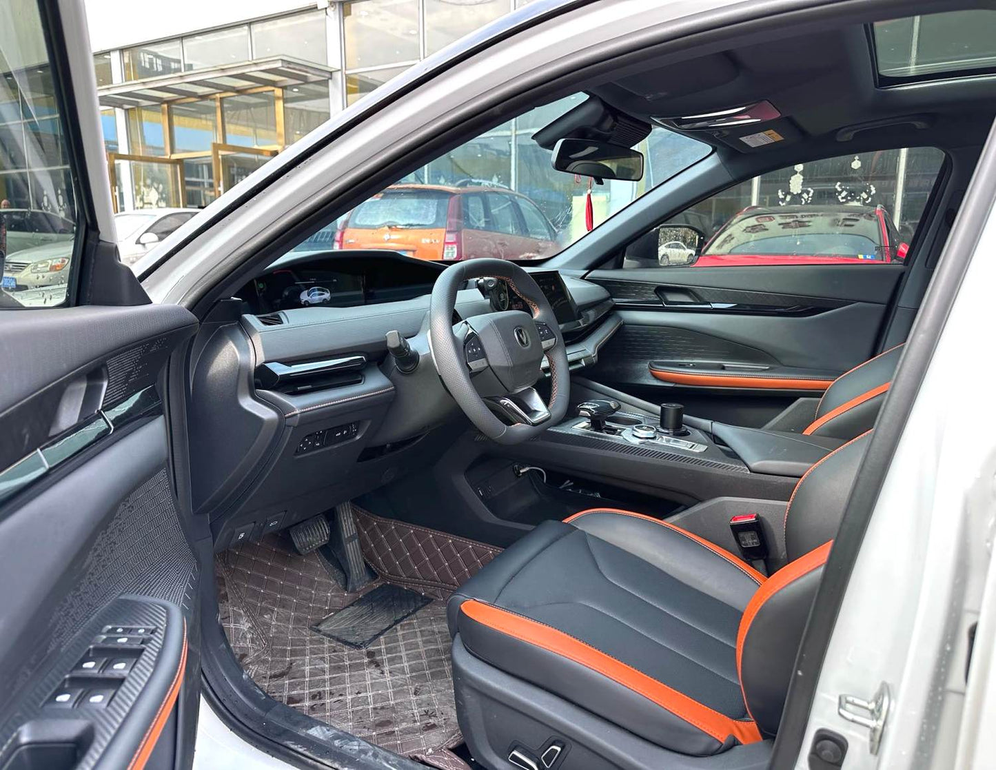 长安 2023款 UNI-V 1.5T 尊贵型 自动挡