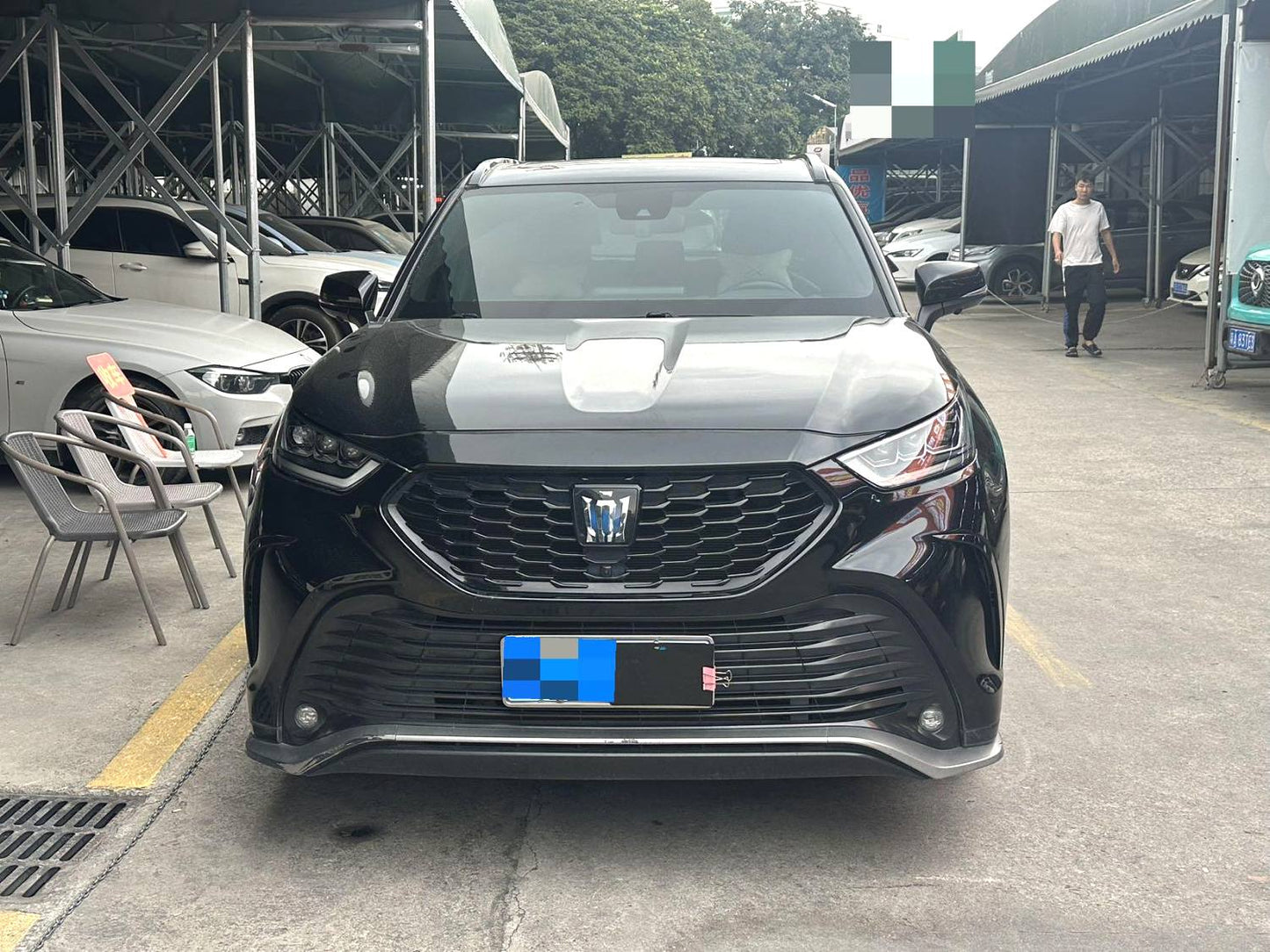 丰田 2021款 皇冠陆放 2.5 无级 四驱豪华版 自动挡