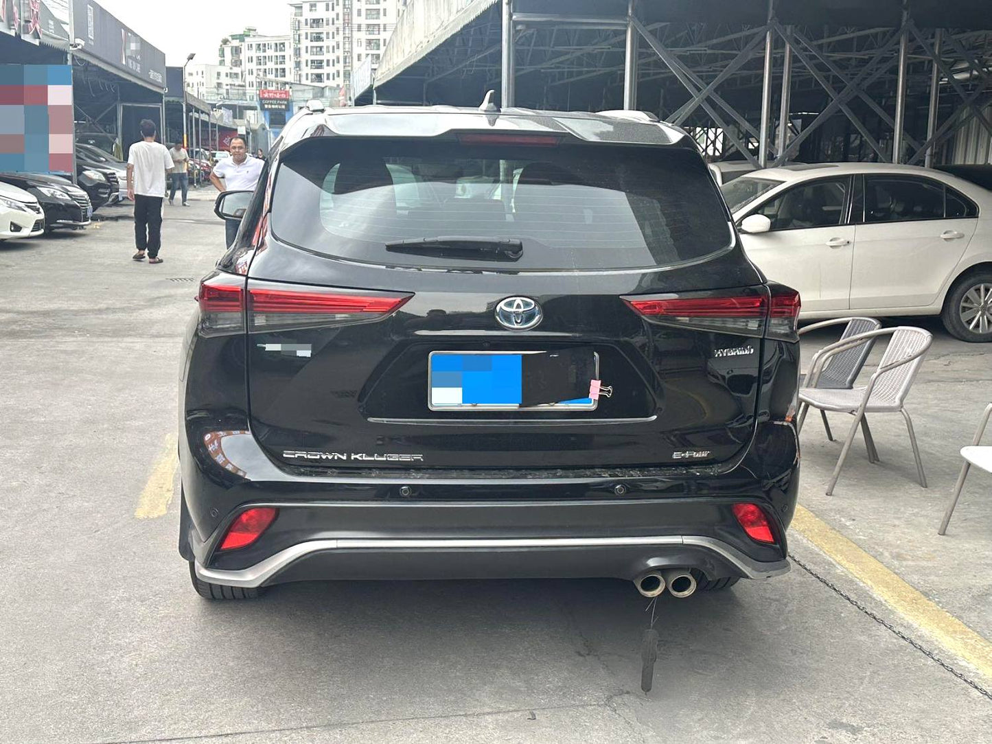 丰田 2021款 皇冠陆放 2.5 无级 四驱豪华版 自动挡