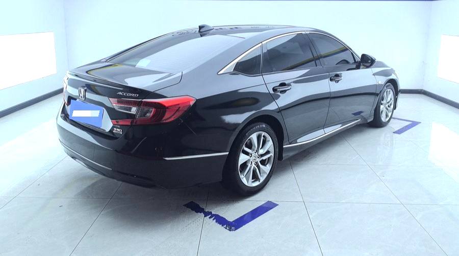 本田 2018款 第十代雅阁 1.5T 无级230TURBO 舒适版 自动挡