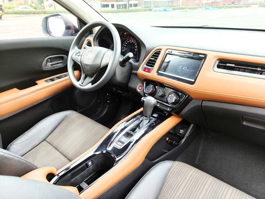 本田 2017款 缤智 1.8 无级 两驱先锋型自动挡