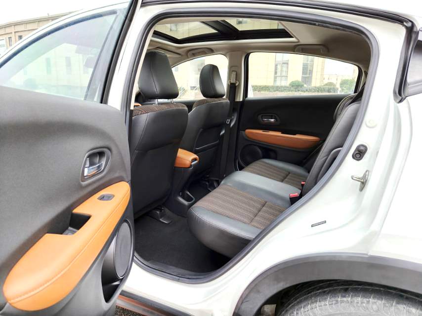 本田 2017款 缤智 1.8 无级 两驱先锋型自动挡