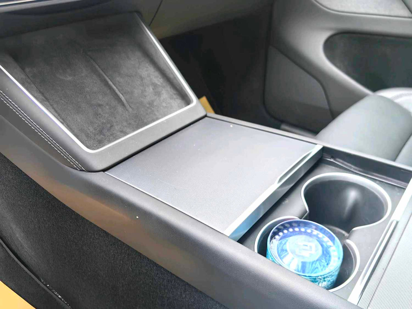 特斯拉 2025款 Model y后轮驱动版 自动挡