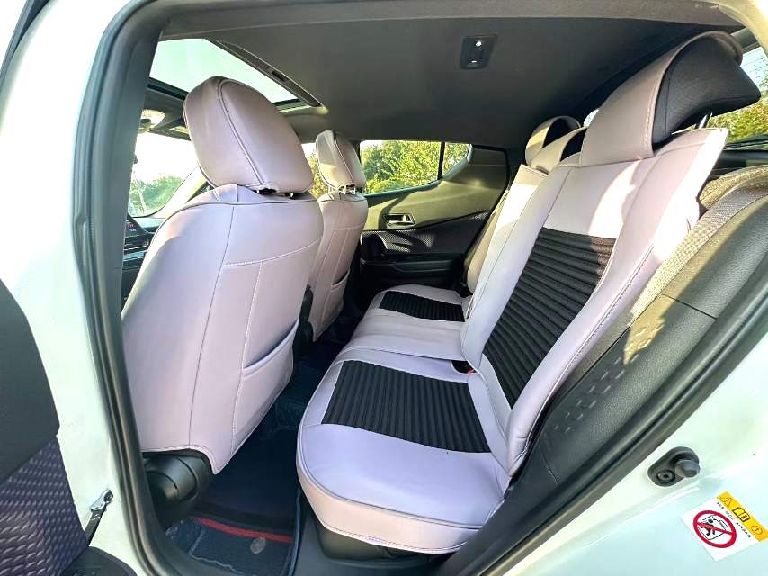 丰田 2018款 C-HR 2.0 无级 酷跑领先天窗版 自动挡