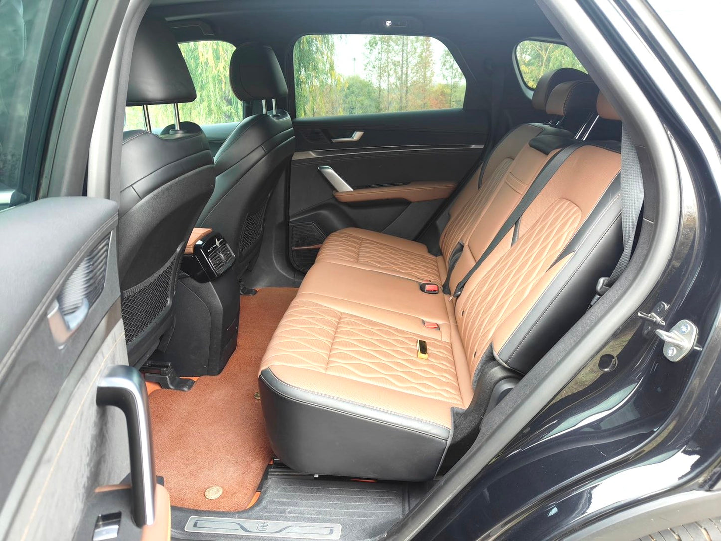 比亚迪唐新能源2023款唐DM-i1.5T无级112KM冠军版尊贵型自动挡