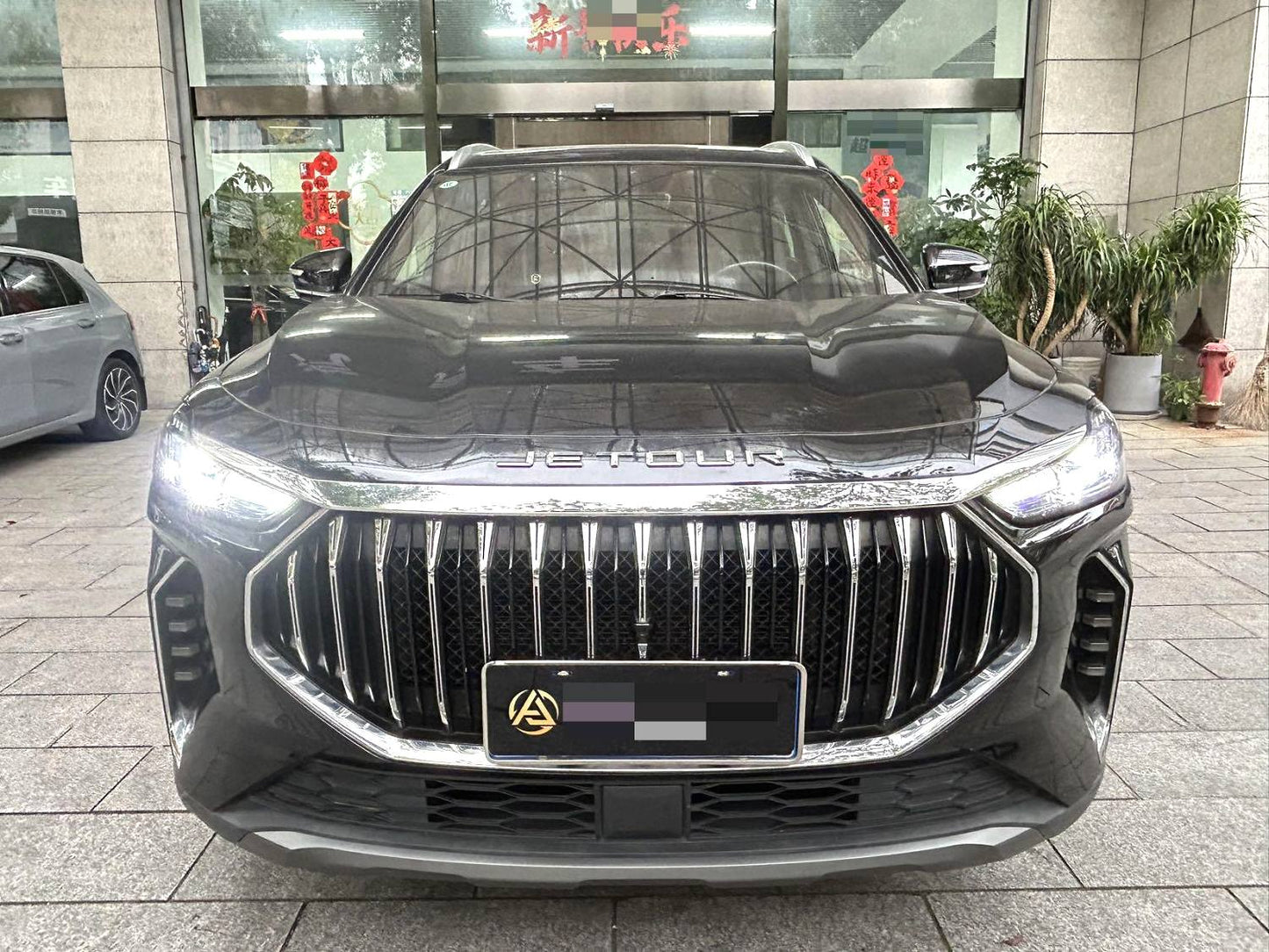 捷途 2023款 X70 PLUS 1.5T 勇者PLUS5座 自动挡