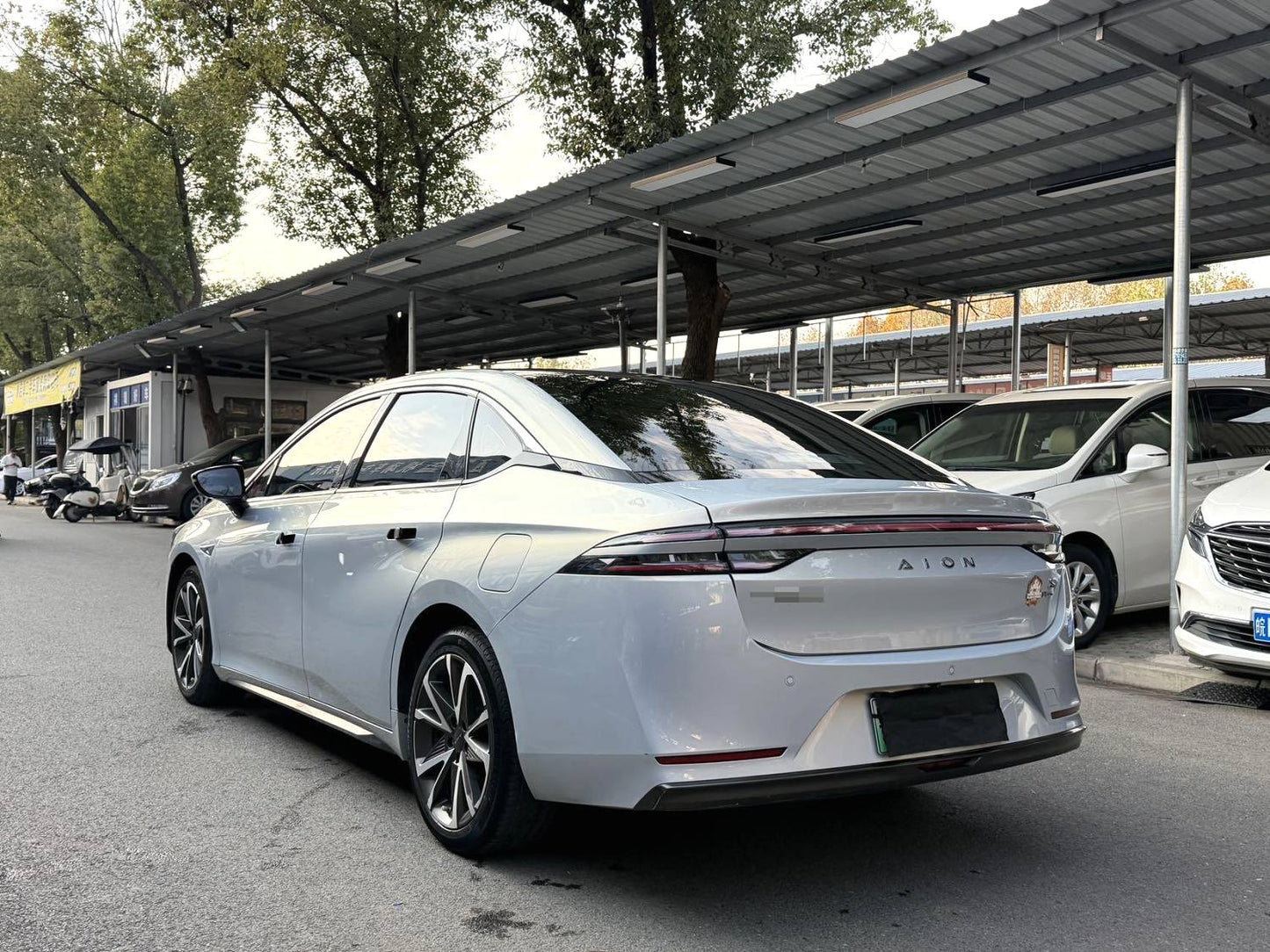 广汽埃安 2021款 Aion S PLUS 70 科技版 自动挡