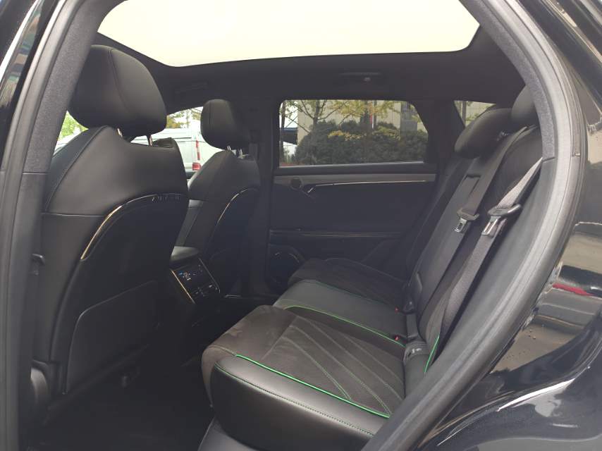 岚图 2025款 FREE 318 259km 四驱探索版 自动挡