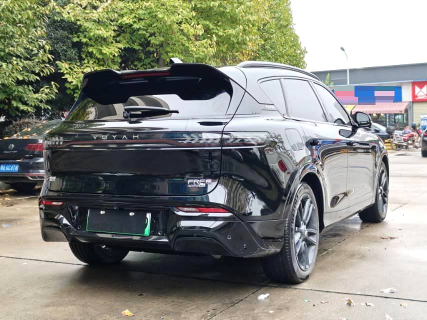 岚图 2025款 FREE 318 259km 四驱探索版 自动挡