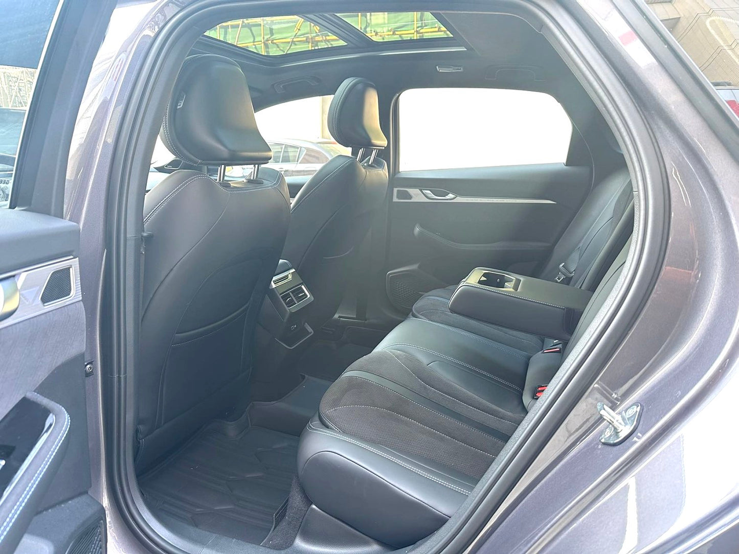 吉利2025款星瑞2.0TD东方曜望月版自动挡