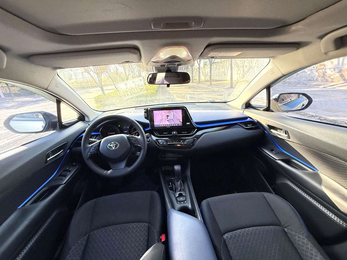 丰田 2021款 C-HR 2.0 无级 舒适版 自动挡